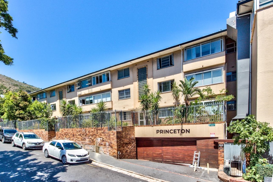 To Let 2 Bedroom Property for Rent in Three Anchor Bay Western Cape